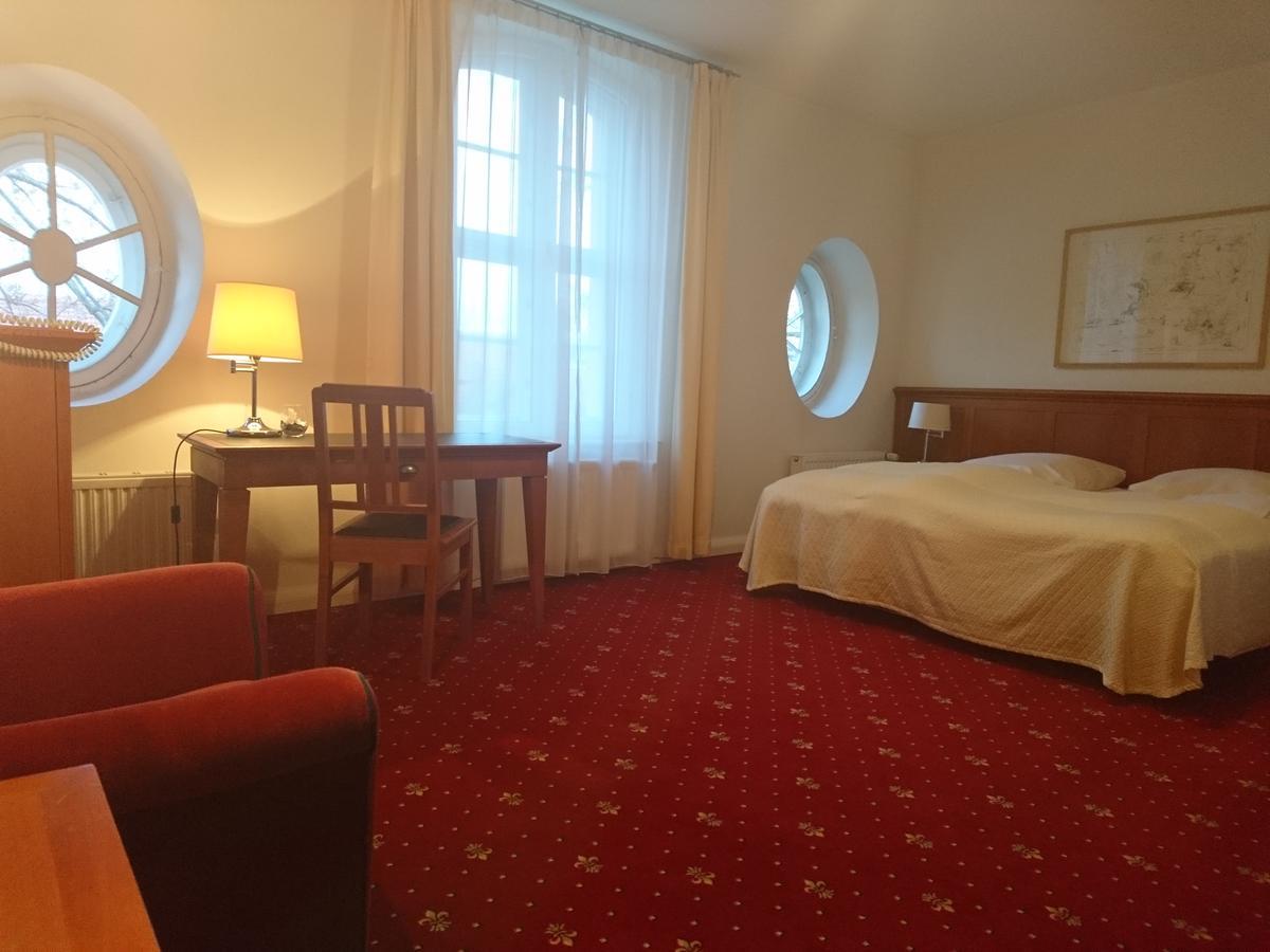 Hotel Vierseithof ルッケンヴァルデ エクステリア 写真